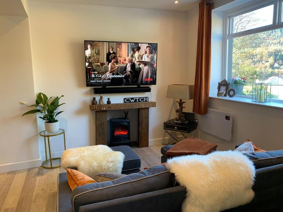 Renovated Miner'S Cottage - Family & Dog Friendly Abertillery Εξωτερικό φωτογραφία